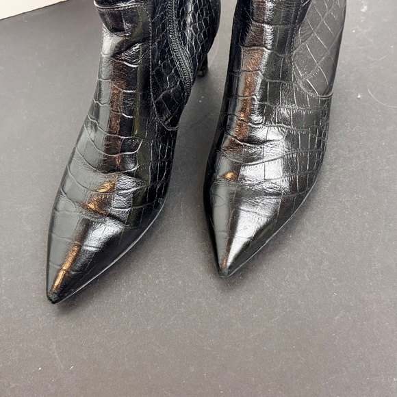 Aquatalia Marilisa Croc Embossed Black Leather Booties, size 6.5 - Picture 2 of 11